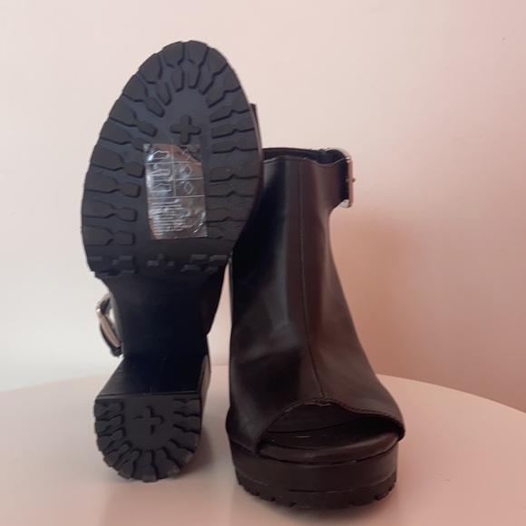 PEEP TOE HEELED BOOTIE ❤️ - Picture 4 of 4